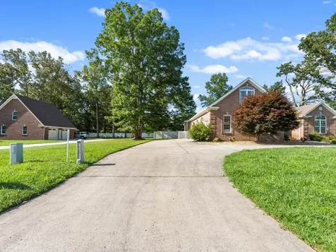142 Heritage Circle Manchester TN 37355