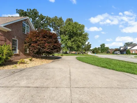 142 Heritage Circle Manchester TN 37355