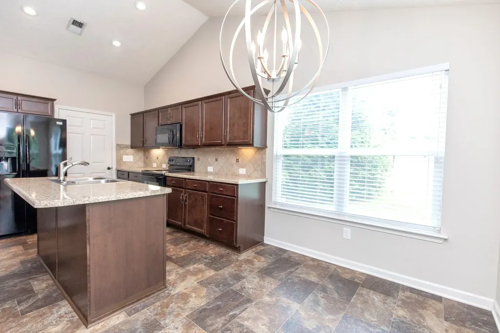 395 Devon Chase Gallatin TN 37066