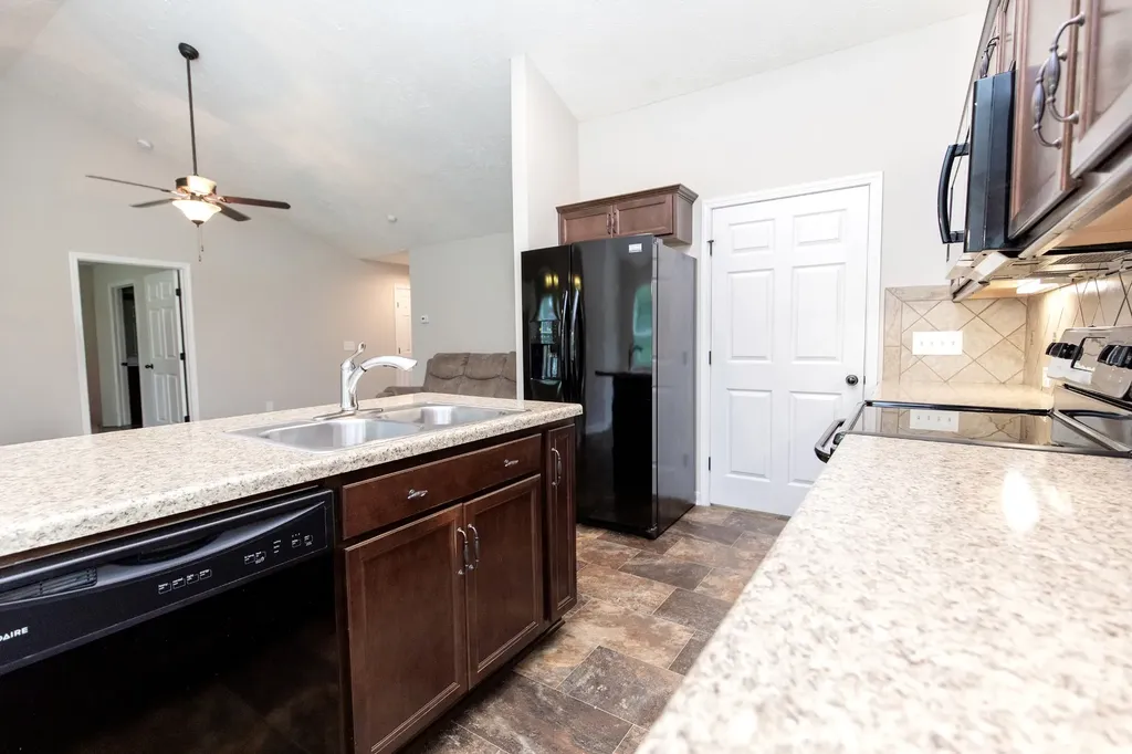 395 Devon Chase Gallatin TN 37066