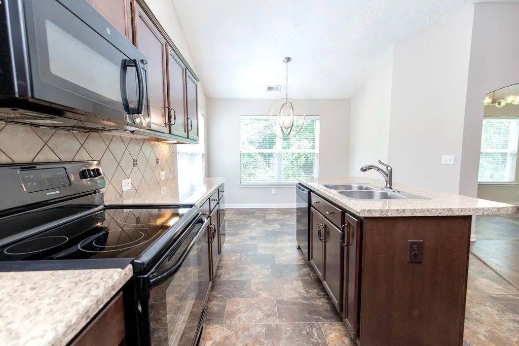 395 Devon Chase Gallatin TN 37066