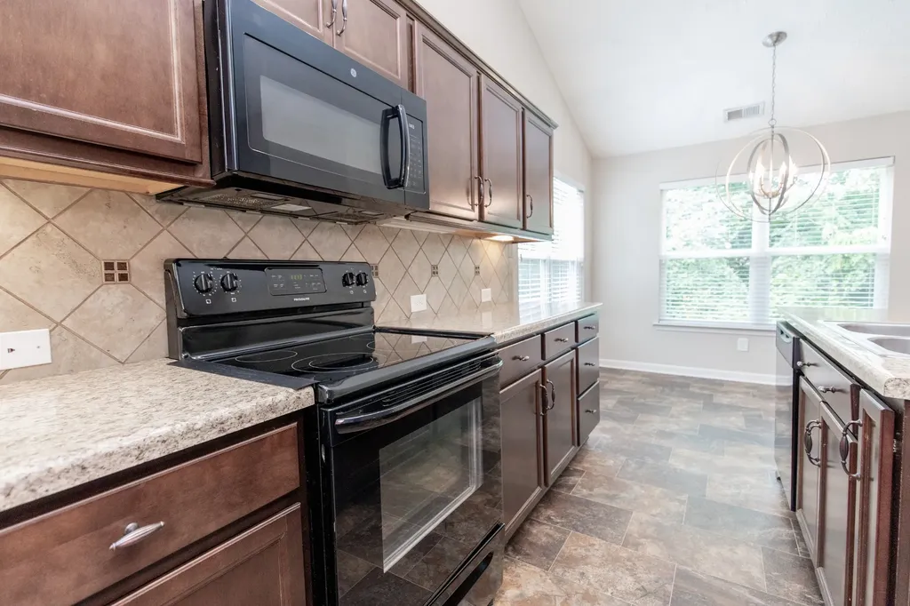 395 Devon Chase Gallatin TN 37066