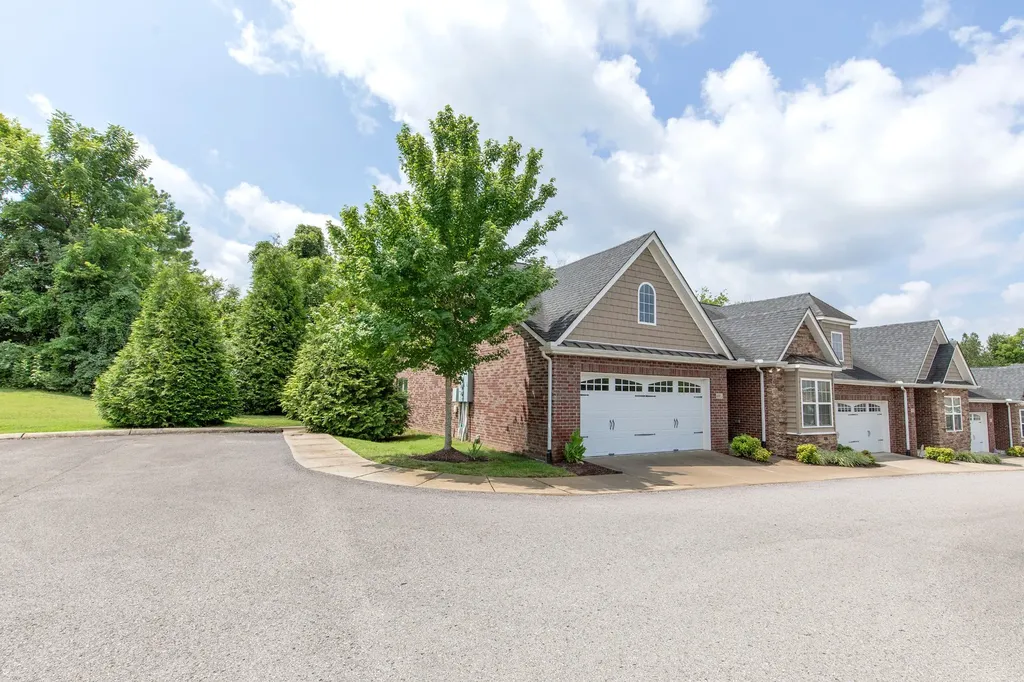 395 Devon Chase Gallatin TN 37066