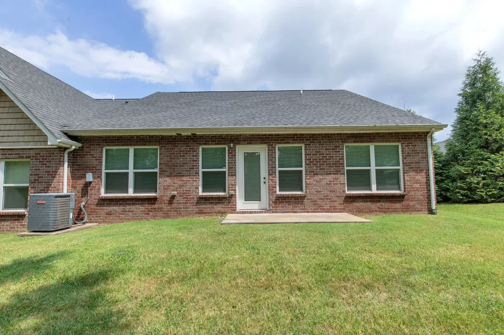 395 Devon Chase Gallatin TN 37066