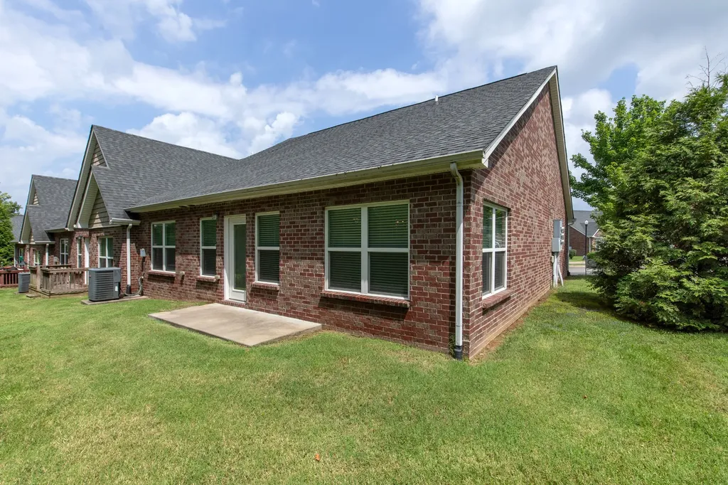 395 Devon Chase Gallatin TN 37066