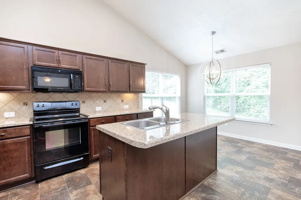 395 Devon Chase Gallatin TN 37066