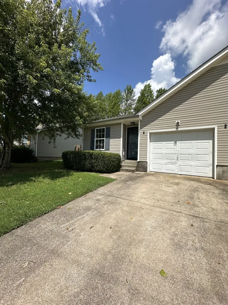 272 Executive Avenue Clarksville TN 37042