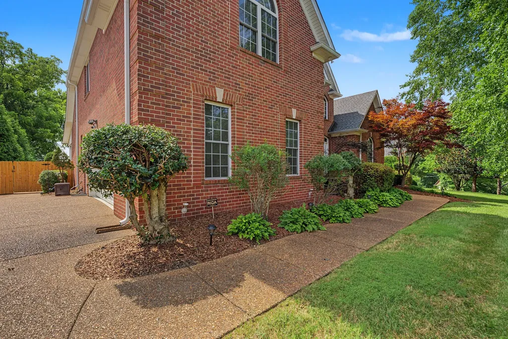 285 Page Drive Mount Juliet TN 37122