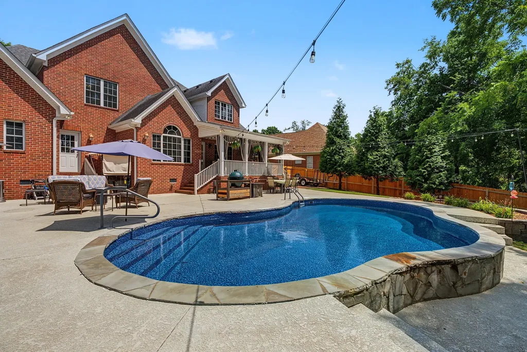 285 Page Drive Mount Juliet TN 37122