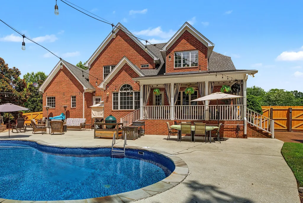 285 Page Drive Mount Juliet TN 37122