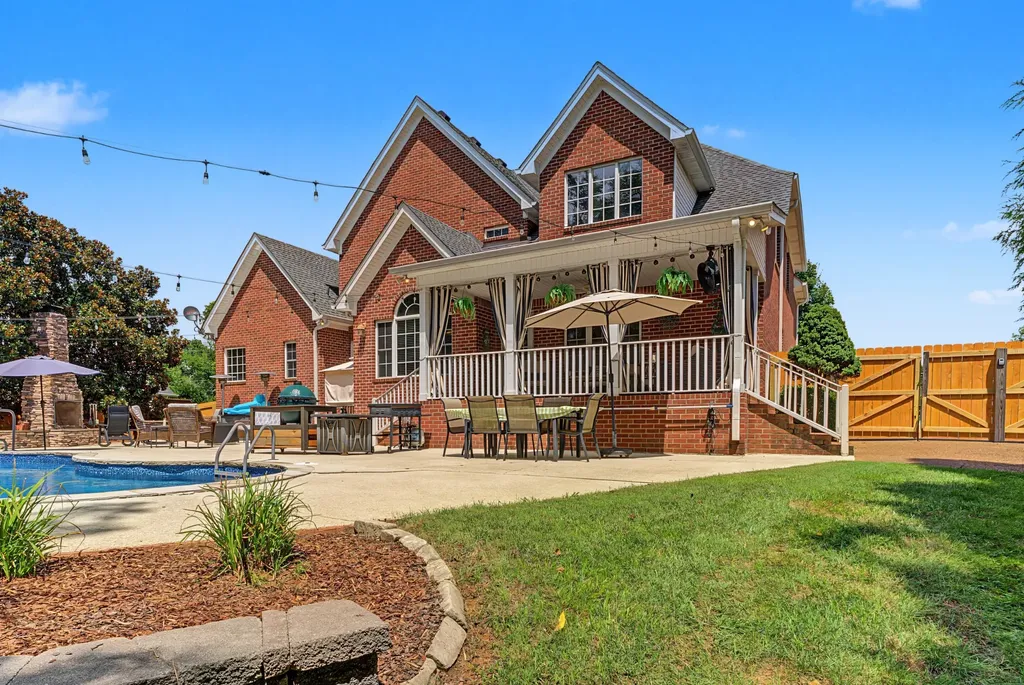 285 Page Drive Mount Juliet TN 37122