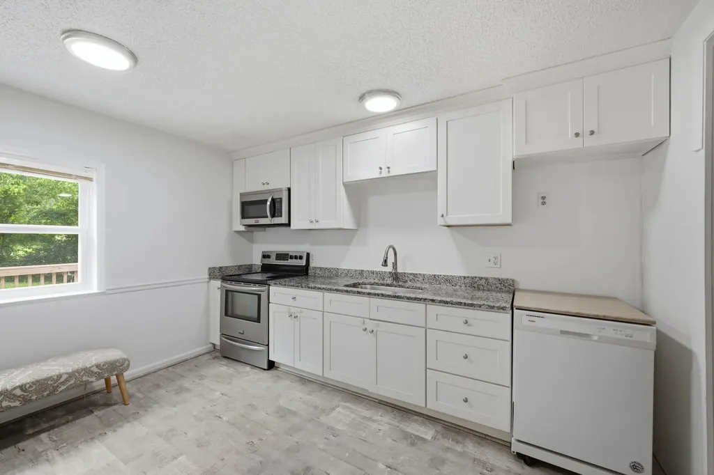 306 Stagecoach Road White Bluff TN 37187