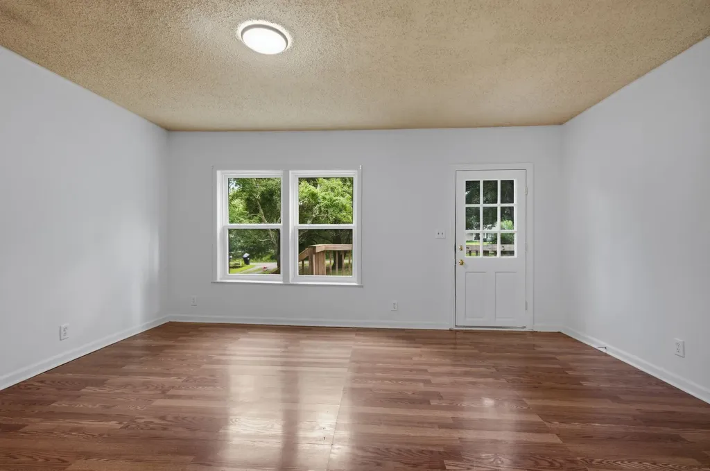 306 Stagecoach Road White Bluff TN 37187