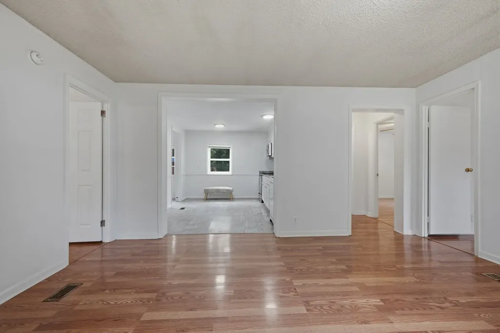 306 Stagecoach Road White Bluff TN 37187