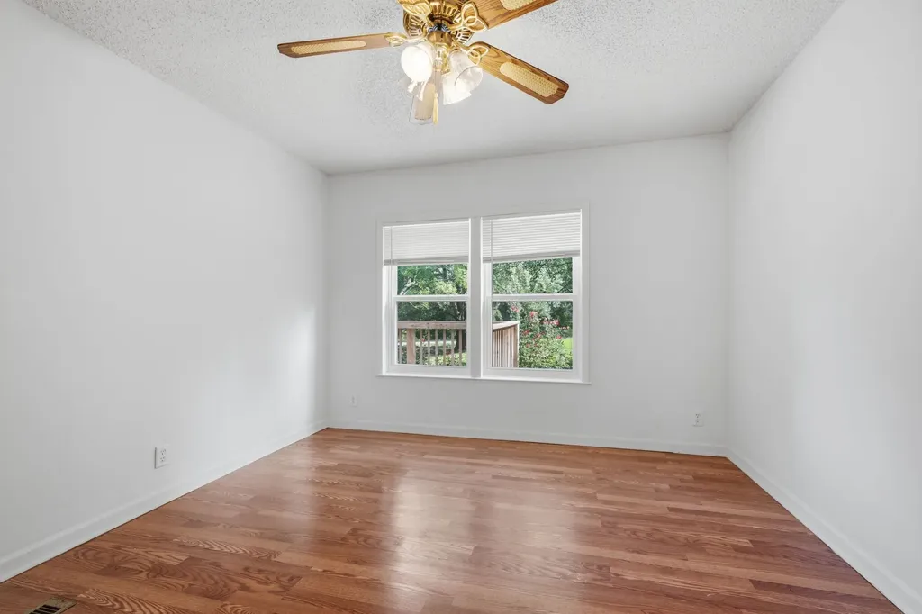 306 Stagecoach Road White Bluff TN 37187