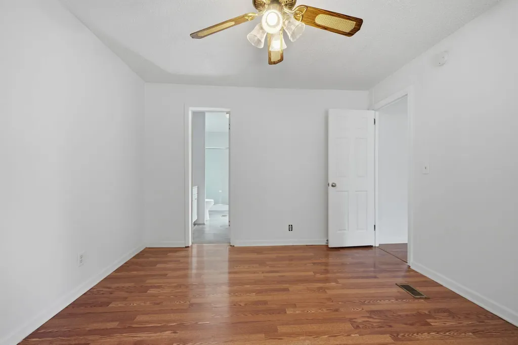 306 Stagecoach Road White Bluff TN 37187