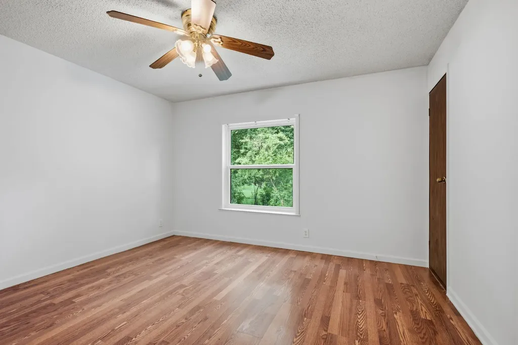 306 Stagecoach Road White Bluff TN 37187