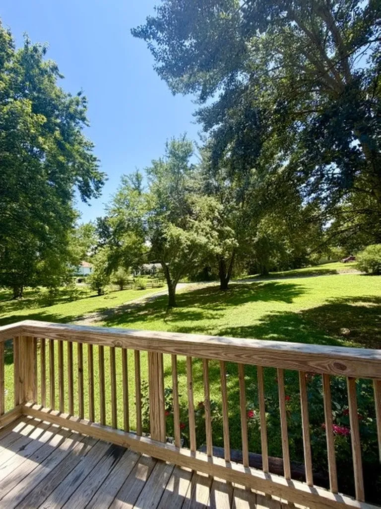 306 Stagecoach Road White Bluff TN 37187