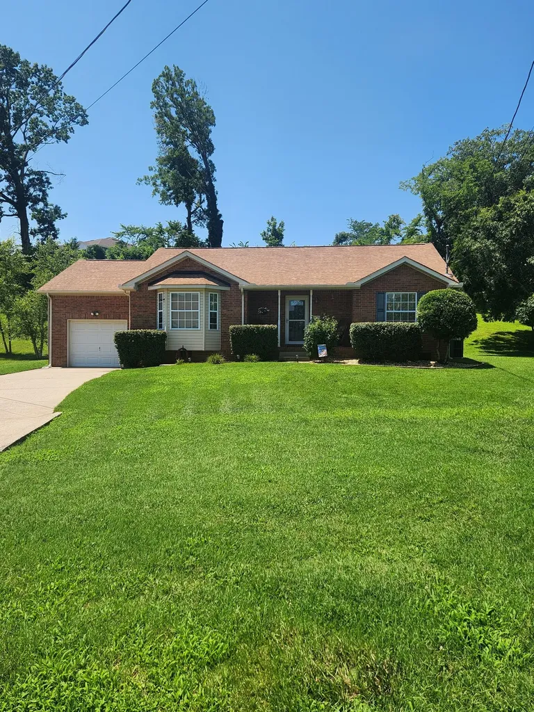 710 Pinehurst Point Mount Juliet TN 37122