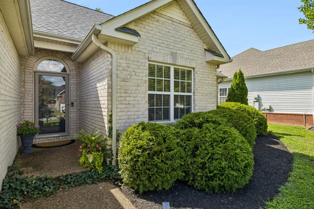 2012 Patrick Way Spring Hill TN 37174