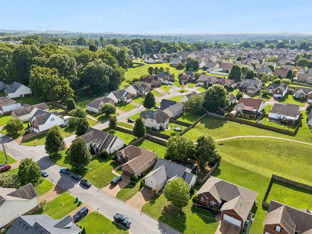2012 Patrick Way Spring Hill TN 37174