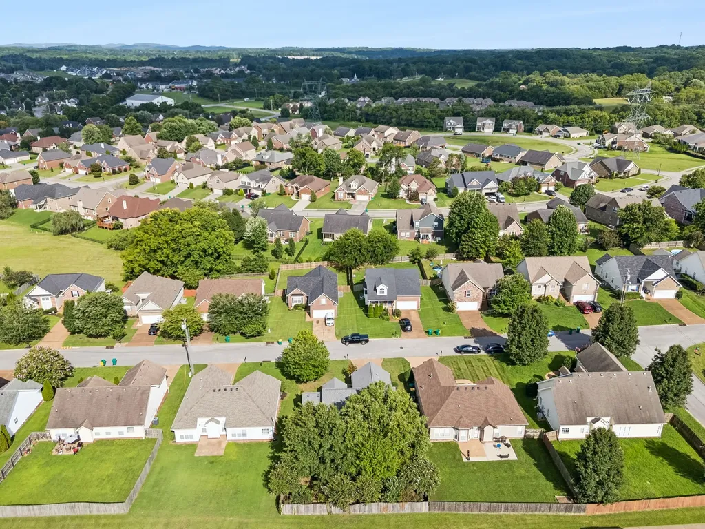 2012 Patrick Way Spring Hill TN 37174