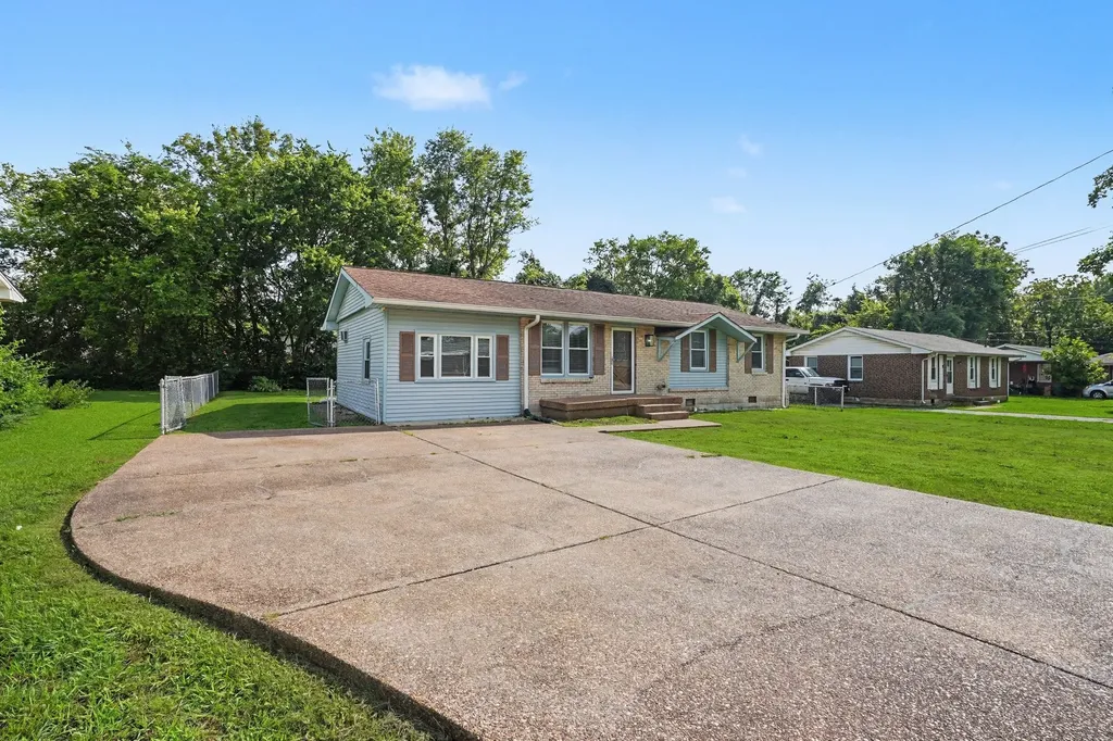 416 Lealand Lane Lebanon TN 37087