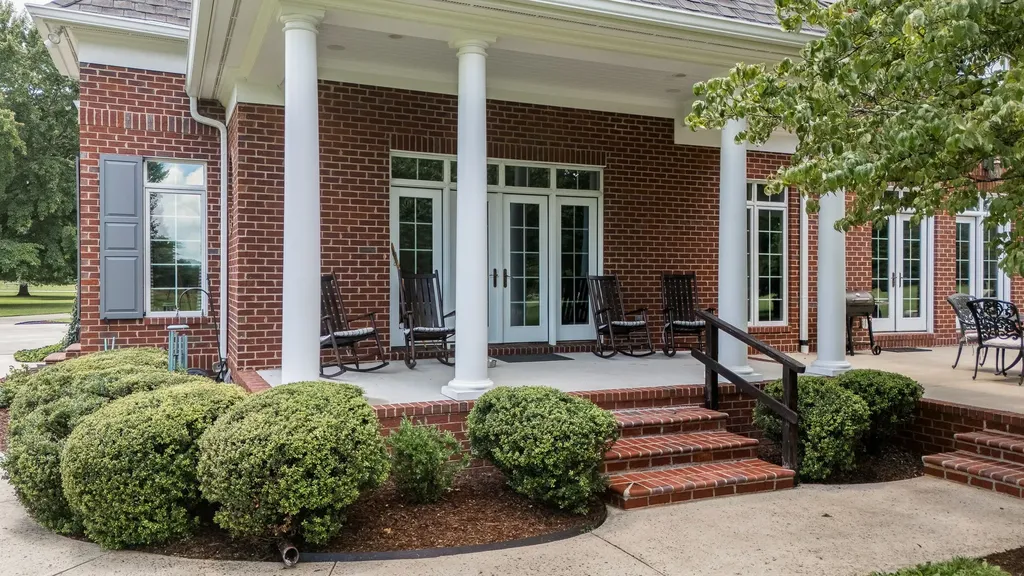 100 Kings Lane Tullahoma TN 37388