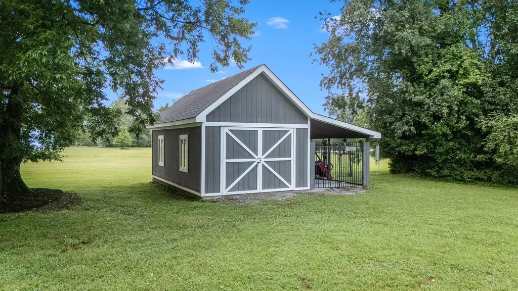 100 Kings Lane Tullahoma TN 37388