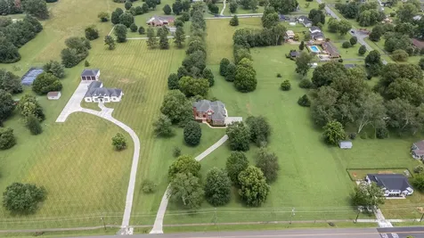 100 Kings Lane Tullahoma TN 37388