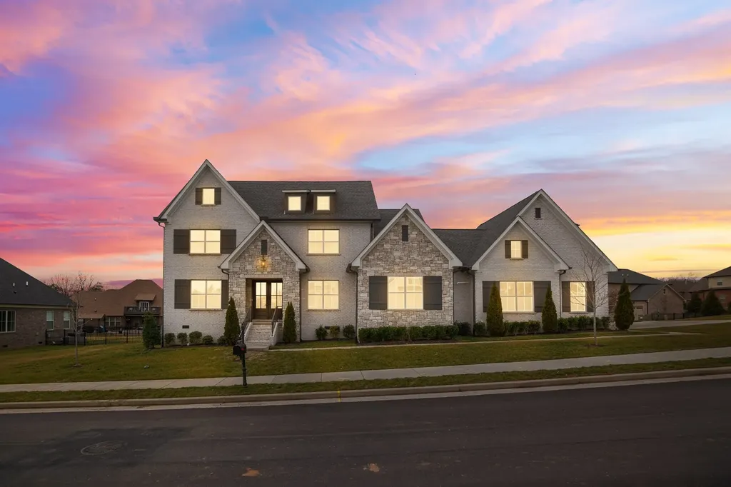 805 Regimental Drive Hermitage TN 37076