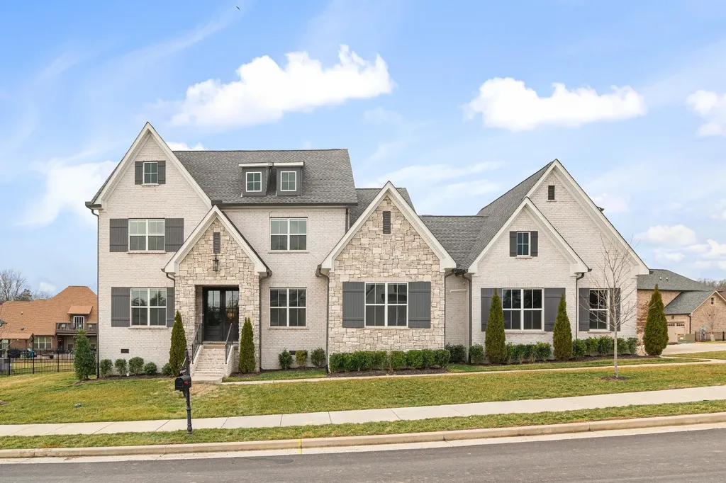 805 Regimental Drive Hermitage TN 37076