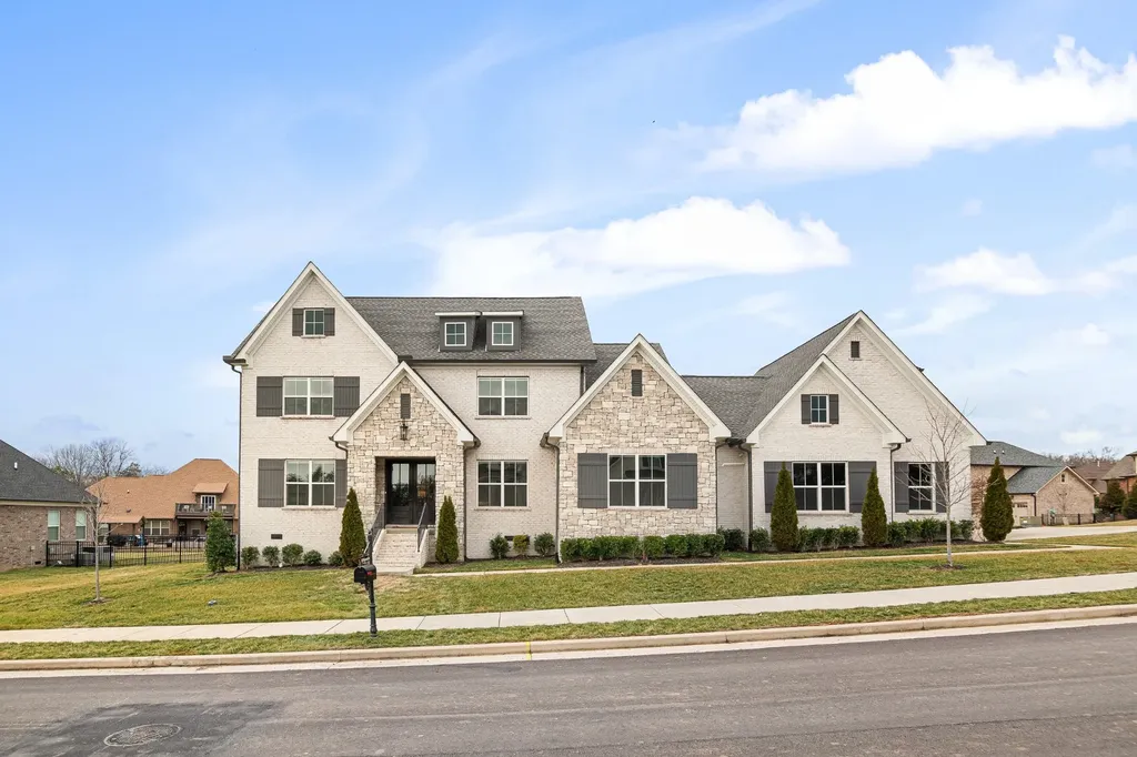 805 Regimental Drive Hermitage TN 37076