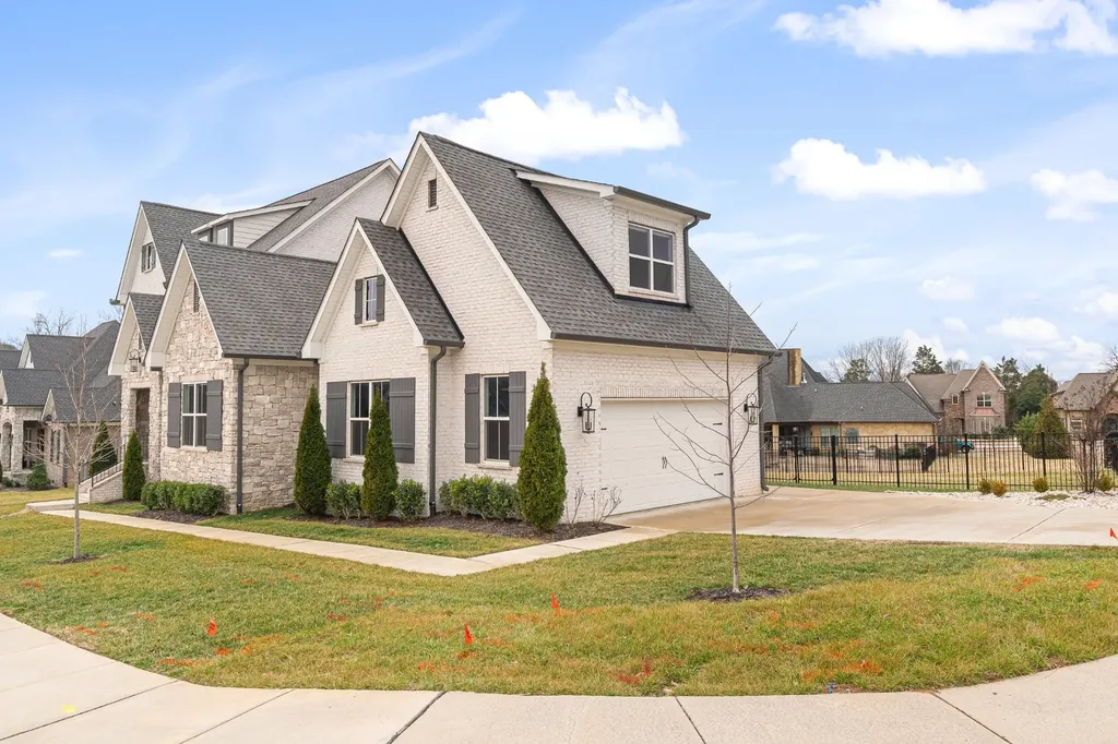 805 Regimental Drive Hermitage TN 37076