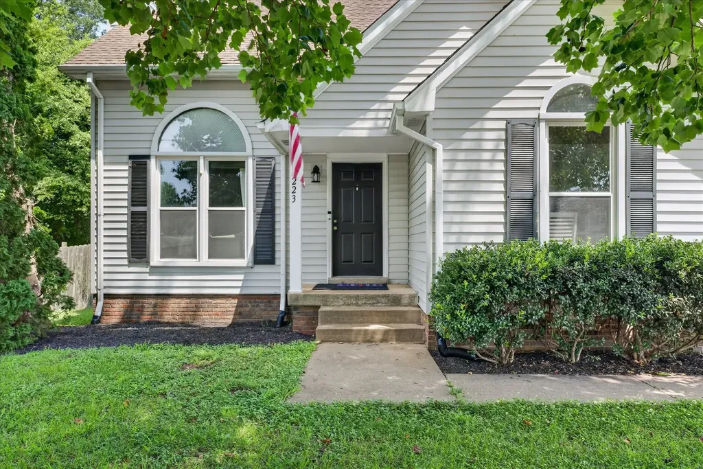 1223 Cobblestone Lane Clarksville TN 37042