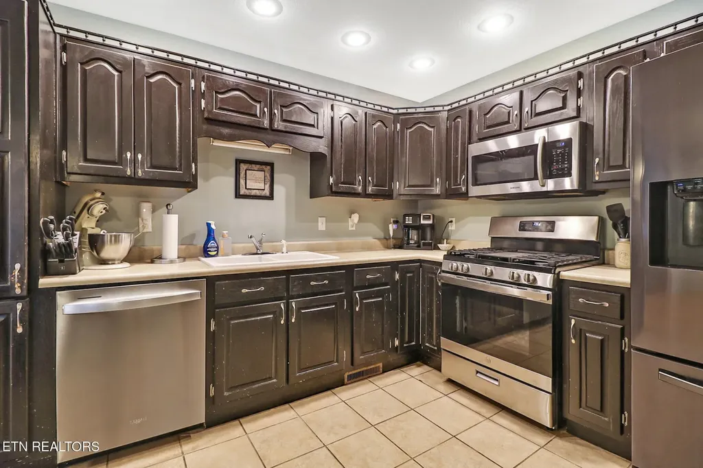 67 Lakyn Drive Crossville TN 38571