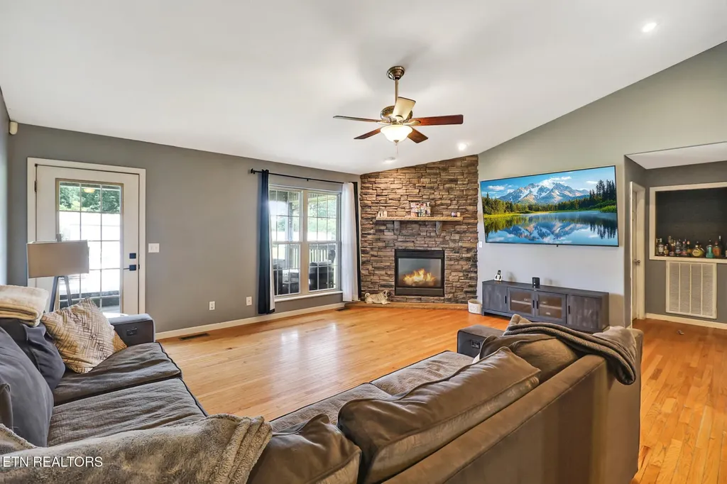 67 Lakyn Drive Crossville TN 38571