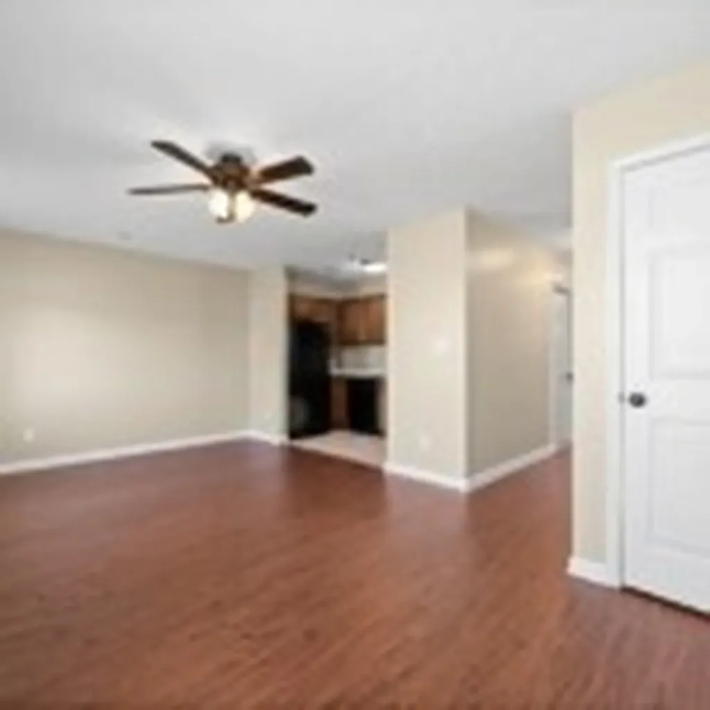 202 W Watson Pointe Clarksville TN 37043