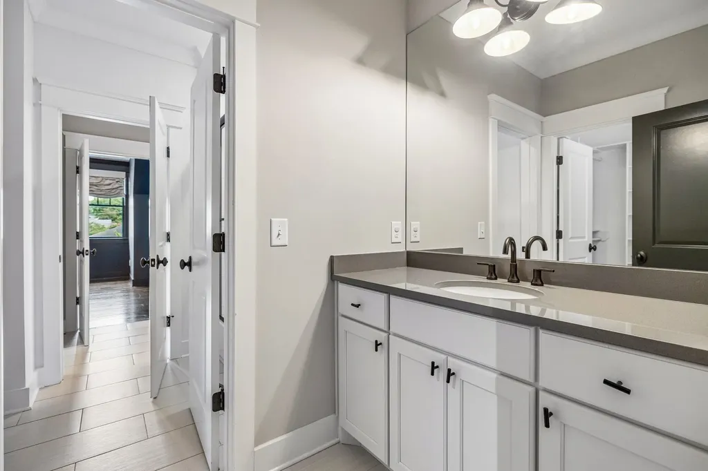 124B Lincoln Court Nashville TN 37205