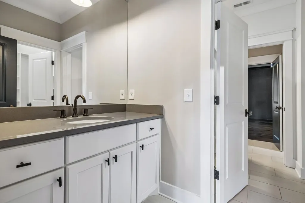 124B Lincoln Court Nashville TN 37205