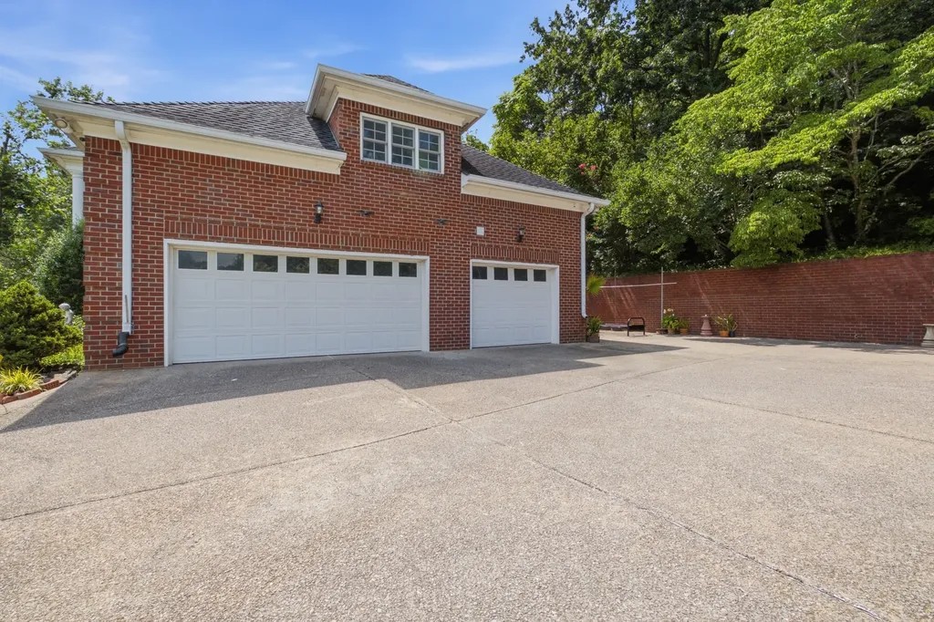 7813 Indian Springs Drive Nashville TN 37221