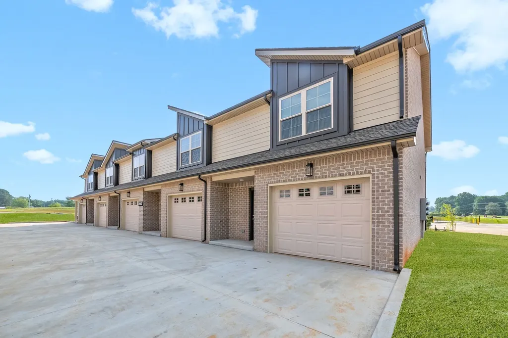 2907 Ashland City Road Clarksville TN 37043