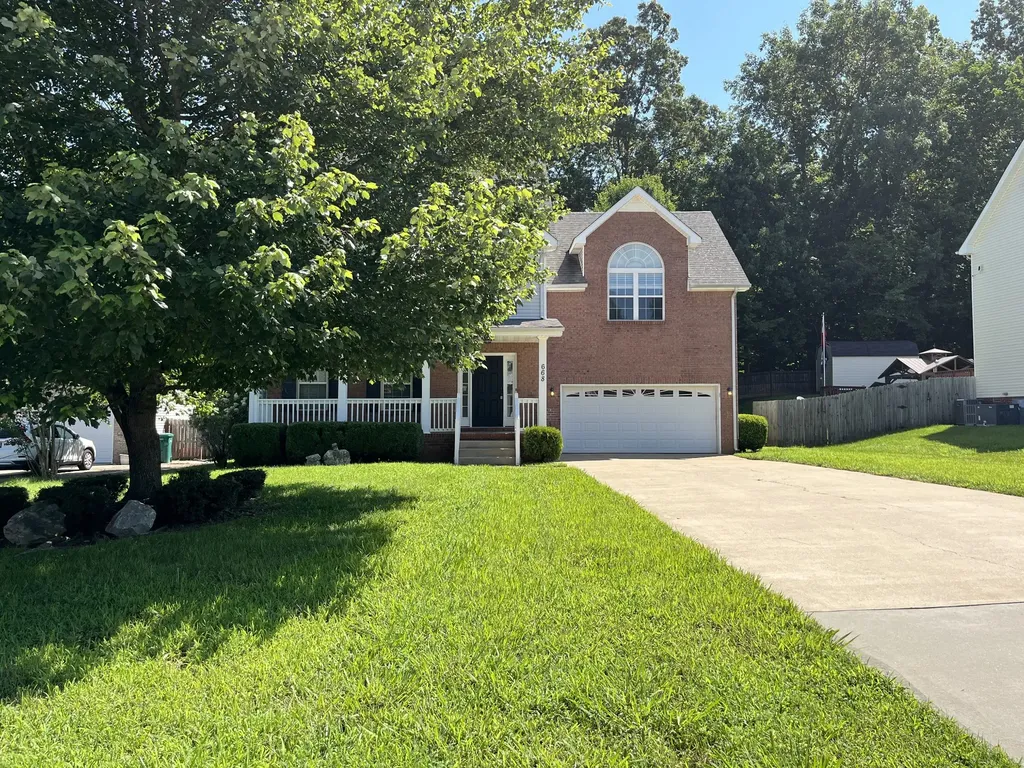 668 Winding Bluff Way Clarksville TN 37040
