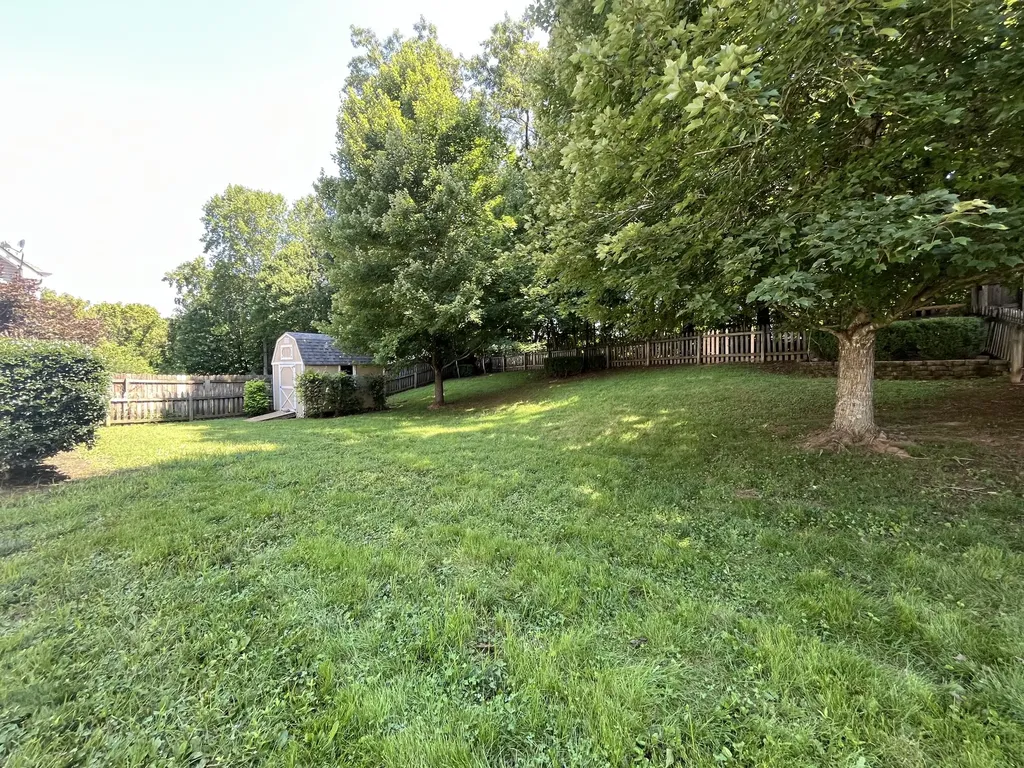 668 Winding Bluff Way Clarksville TN 37040