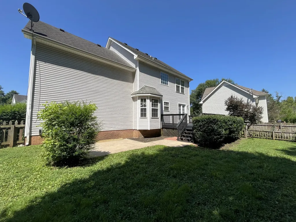 668 Winding Bluff Way Clarksville TN 37040