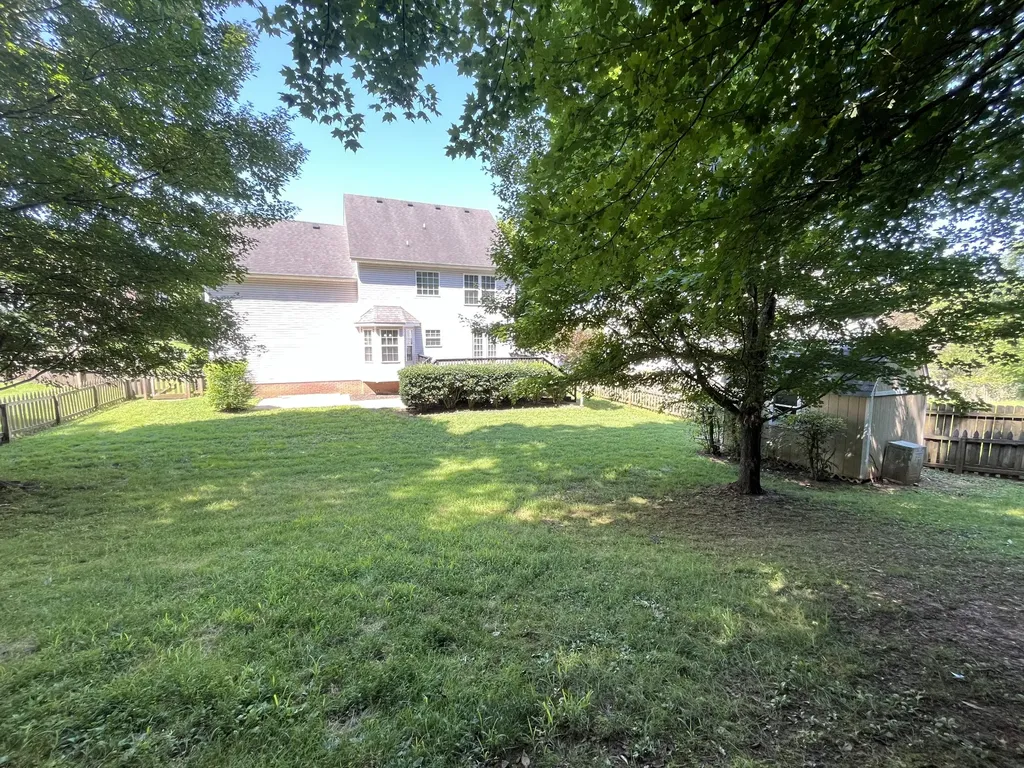 668 Winding Bluff Way Clarksville TN 37040