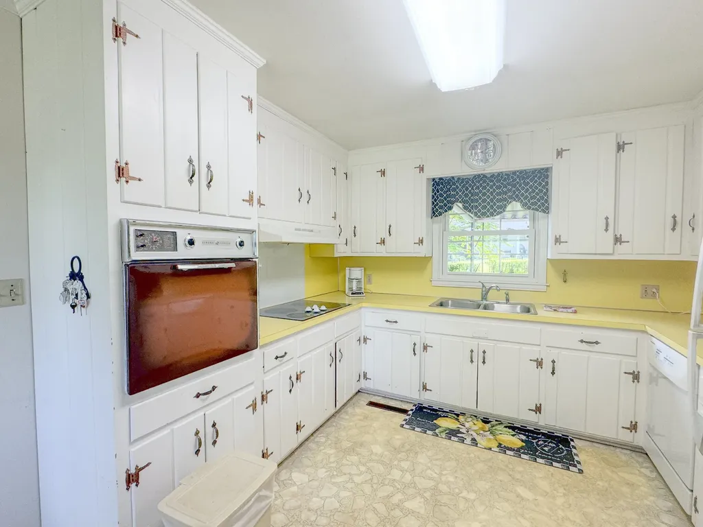 830 Royal Elm Circle Hartsville TN 37074