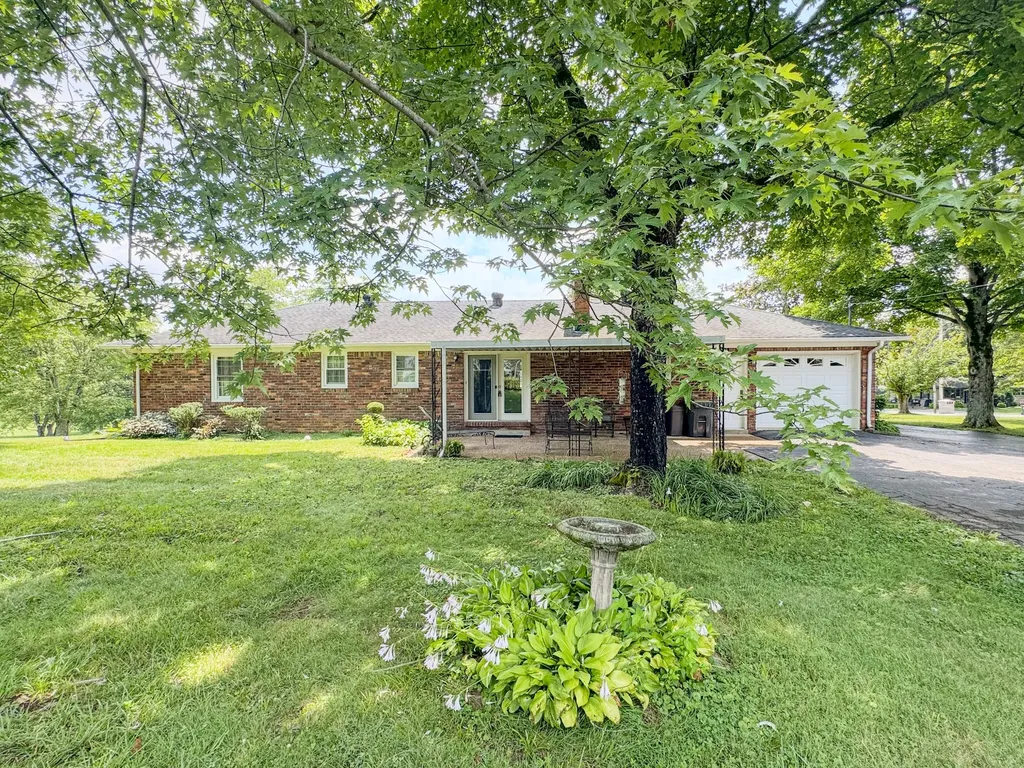 830 Royal Elm Circle Hartsville TN 37074