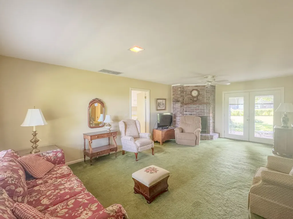 830 Royal Elm Circle Hartsville TN 37074