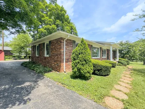 830 Royal Elm Circle Hartsville TN 37074